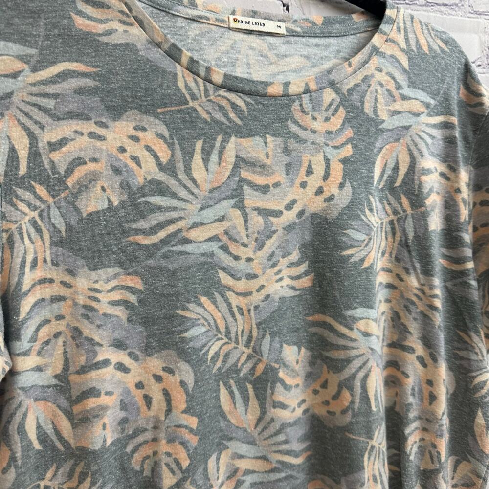Marine Layer Muted Tropical Leaves Multicolor T Shirt Women's Medium Vacation - Picture 2 of 6